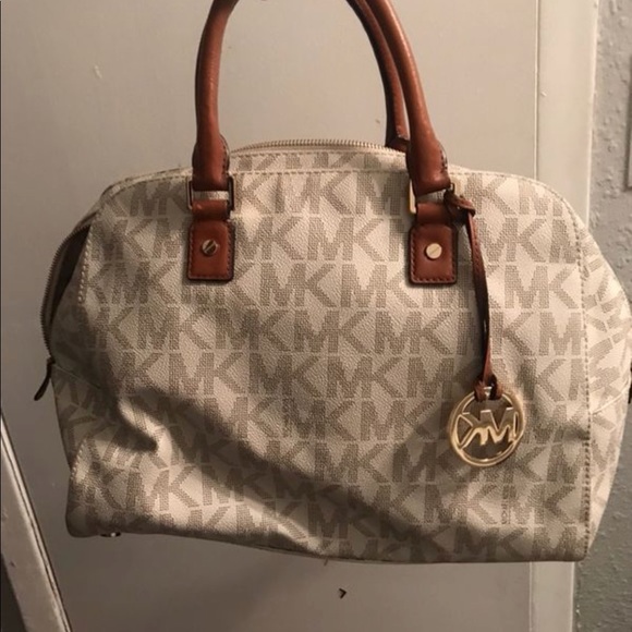 MK purse - Picture 1 of 3